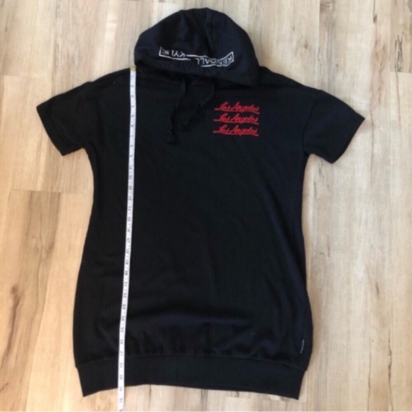 MASSIVE $10 SALE Kendall + Kylie Short Sleeve Hooded Los Angeles Tee - Picture 6 of 8